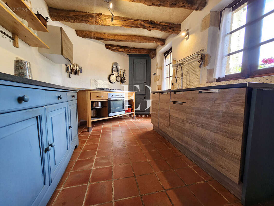 Maison à SAINT-CERNIN-DE-L&#039;HERM