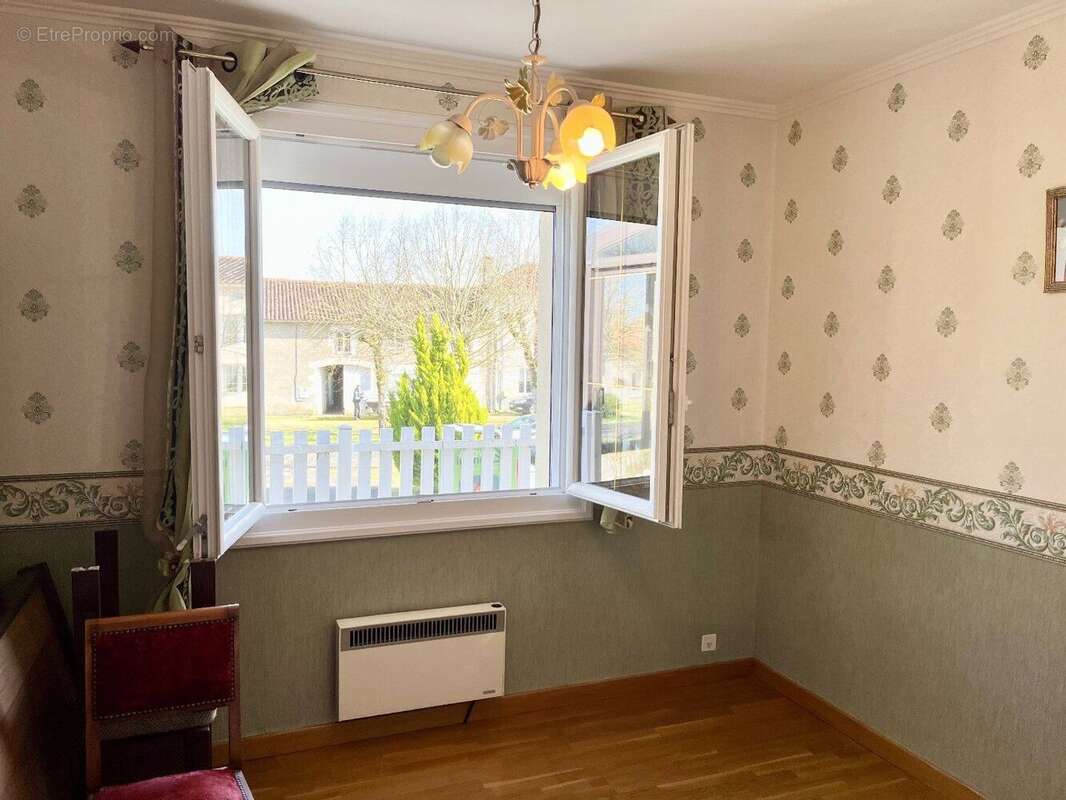 Maison à MAUPREVOIR