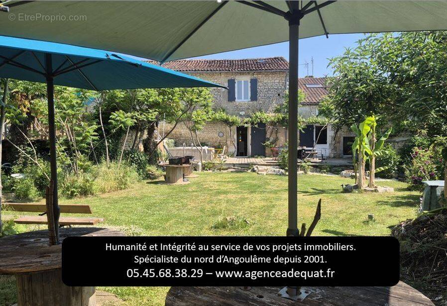 Maison à VAL-DE-BONNIEURE