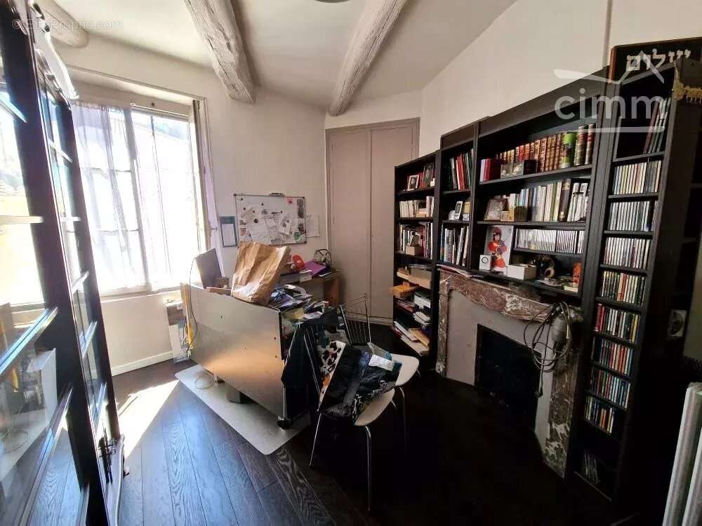 Maison à SAINTE-CECILE-LES-VIGNES