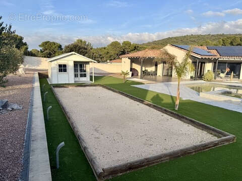 Maison à SAINTE-CECILE-LES-VIGNES