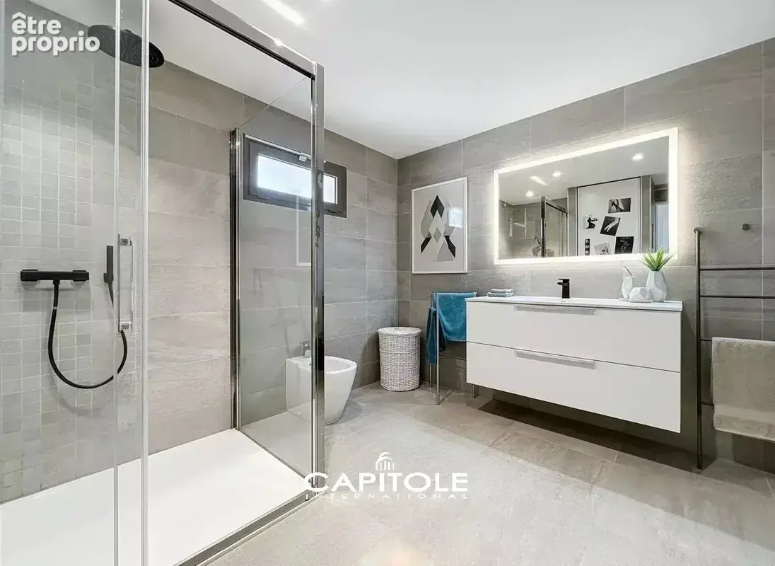 Antibes – Appartement d’exception 4 pièces de 159 m² en dernier étage – Vue mer et montagnes – Grande terrasse – Piscine – Doubl - photo 16