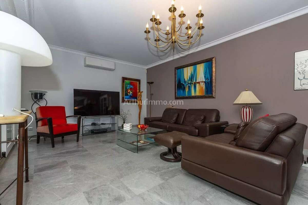 Maison à SAINT-CLAIR-DE-LA-TOUR