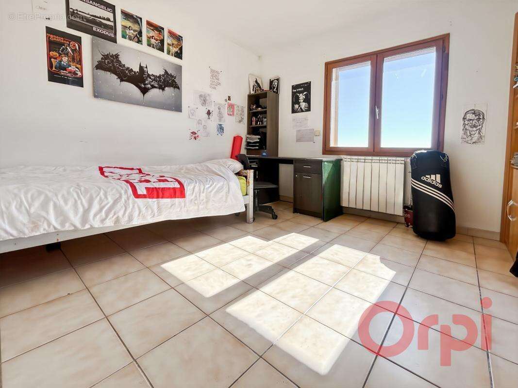 Maison 3 faces avec piscine, terrasse plein sud et sous-sol aménagé - photo 15
