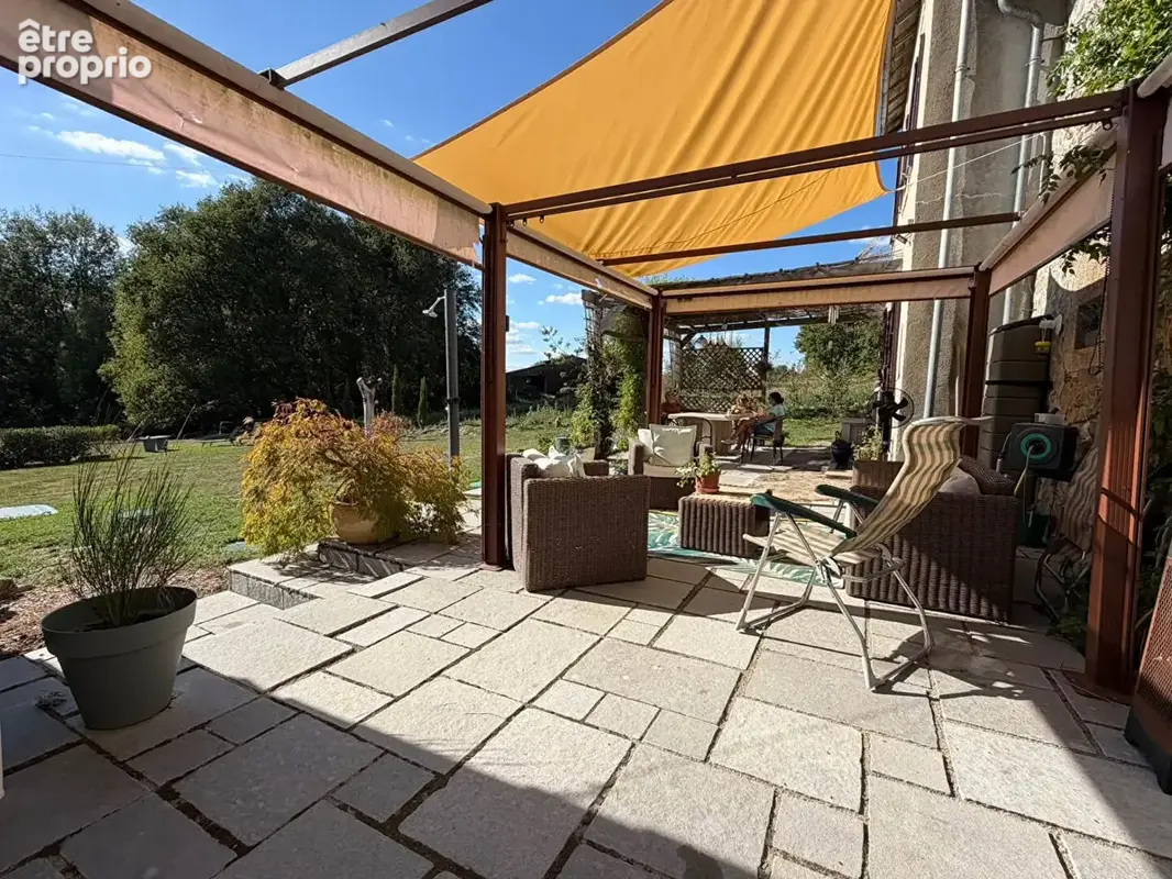 Maison HAUTE-VIENNE - Magnifique corps de ferme en pierre entièrement rénové avec grange et jardin de 3 612 m²essines Sur Gartem - photo 17