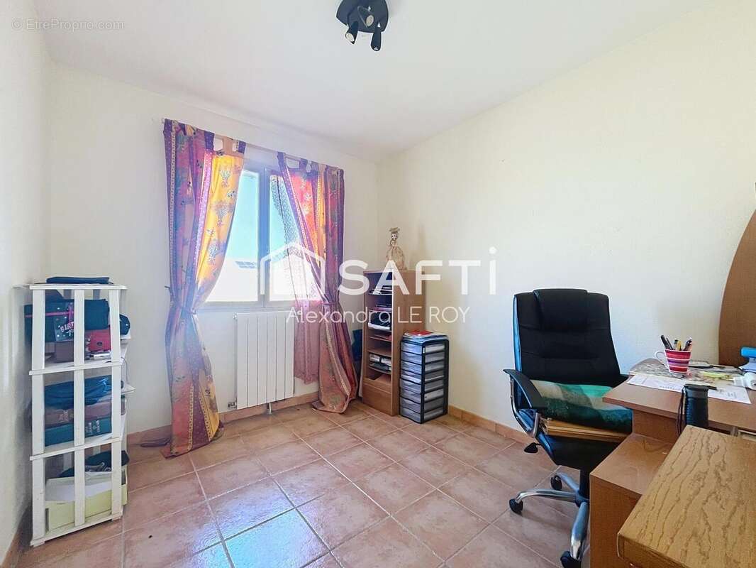 Photo 9
