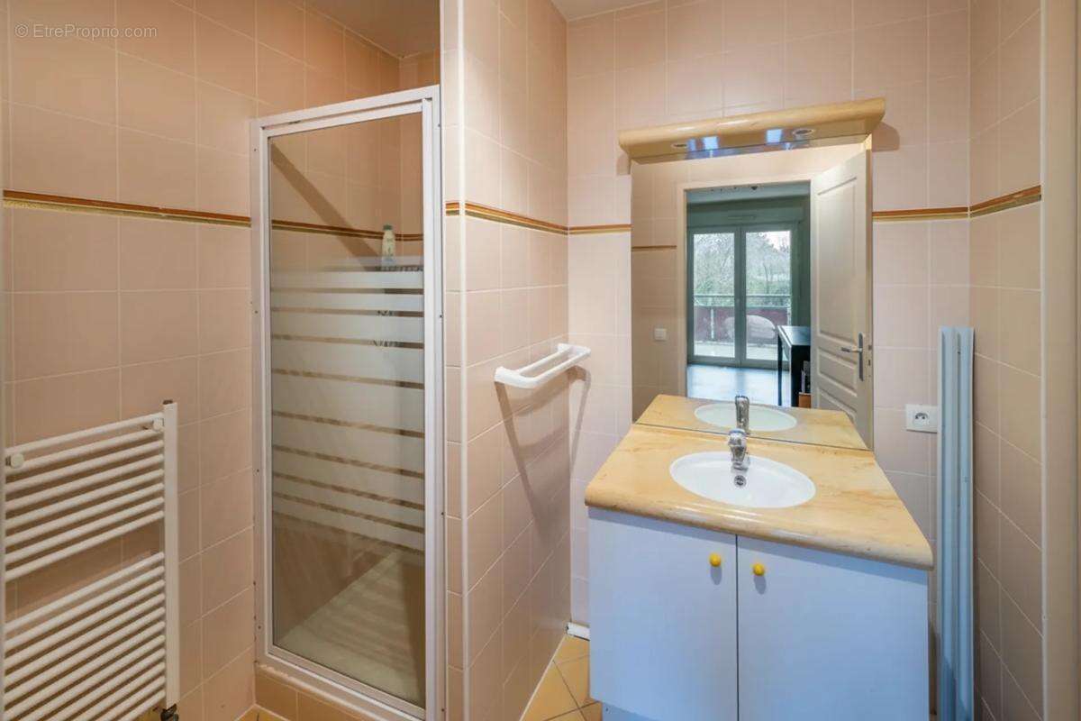 Appartement à SERGY