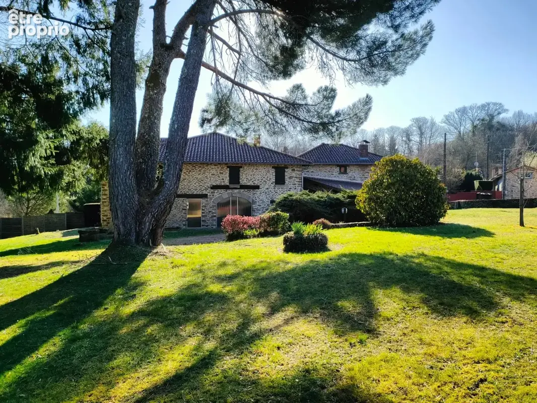 Maison 9 pièces 258 m² à vendre à Oradour-Sur-Vayres (87150) - photo 2