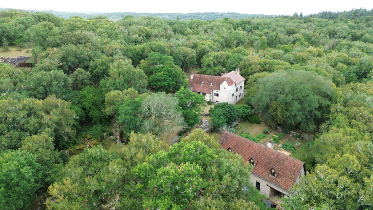 Corps de ferme en situation isolée sur le Causse - photo 3