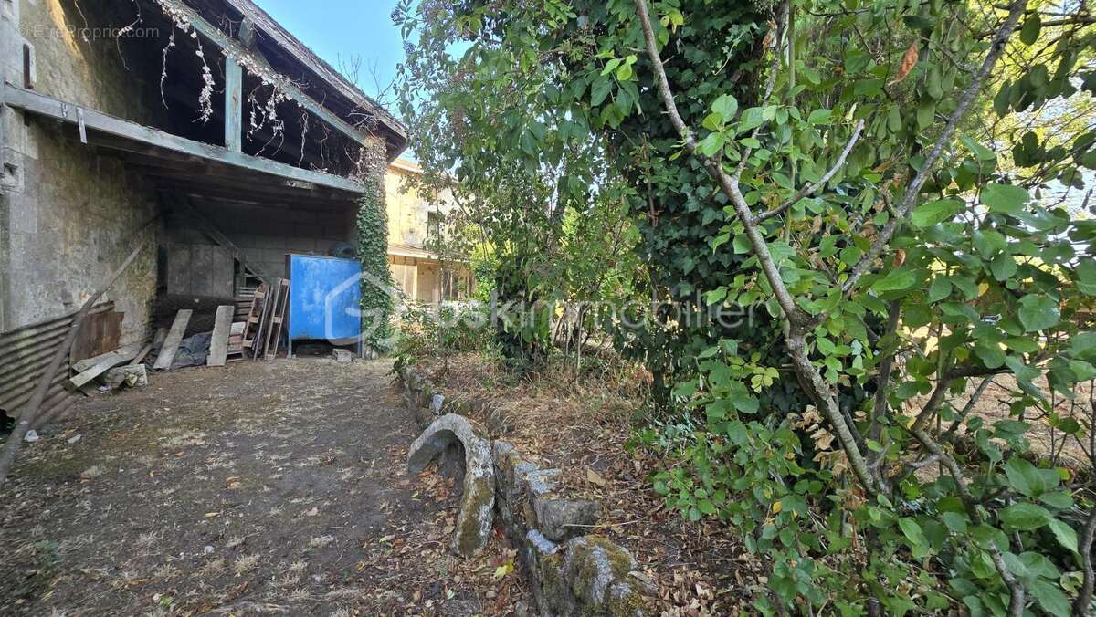 Superbe opportunité, maison de bourg à rénover, 4 chambres, grenier aménageable, terrain - photo 17