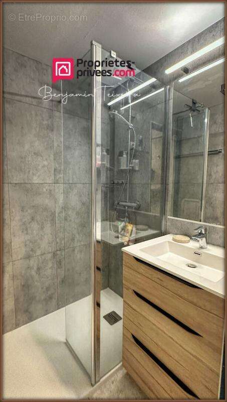 Appartement à ROQUEBRUNE-SUR-ARGENS