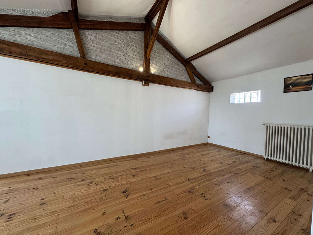 Maison à TREMBLAY-LES-VILLAGES