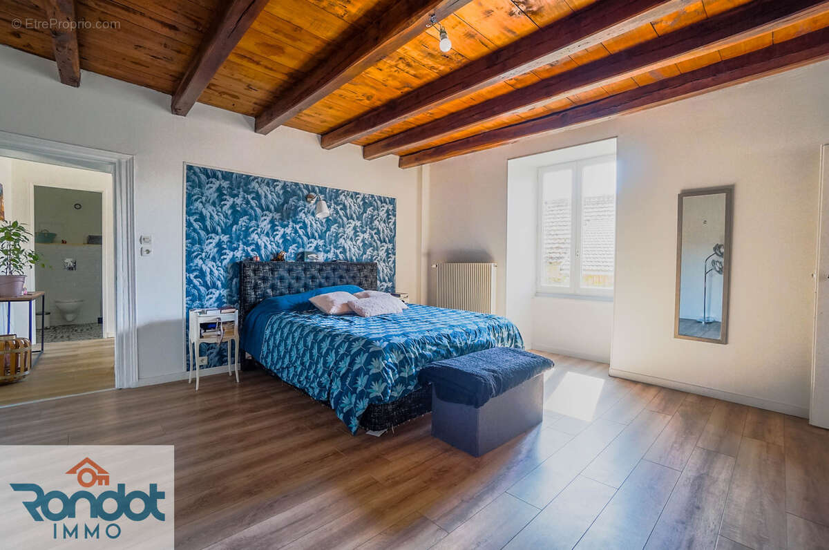 Maison à SAINT-BROING-LES-MOINES