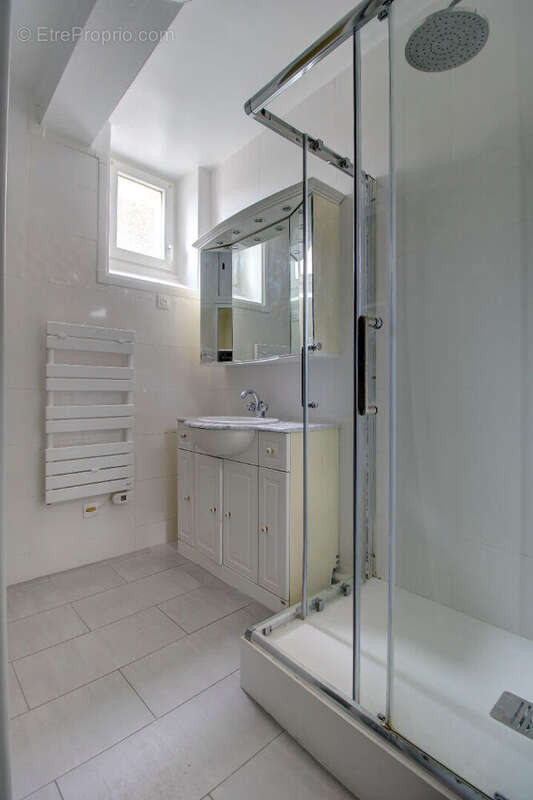 Appartement à PARIS-20E