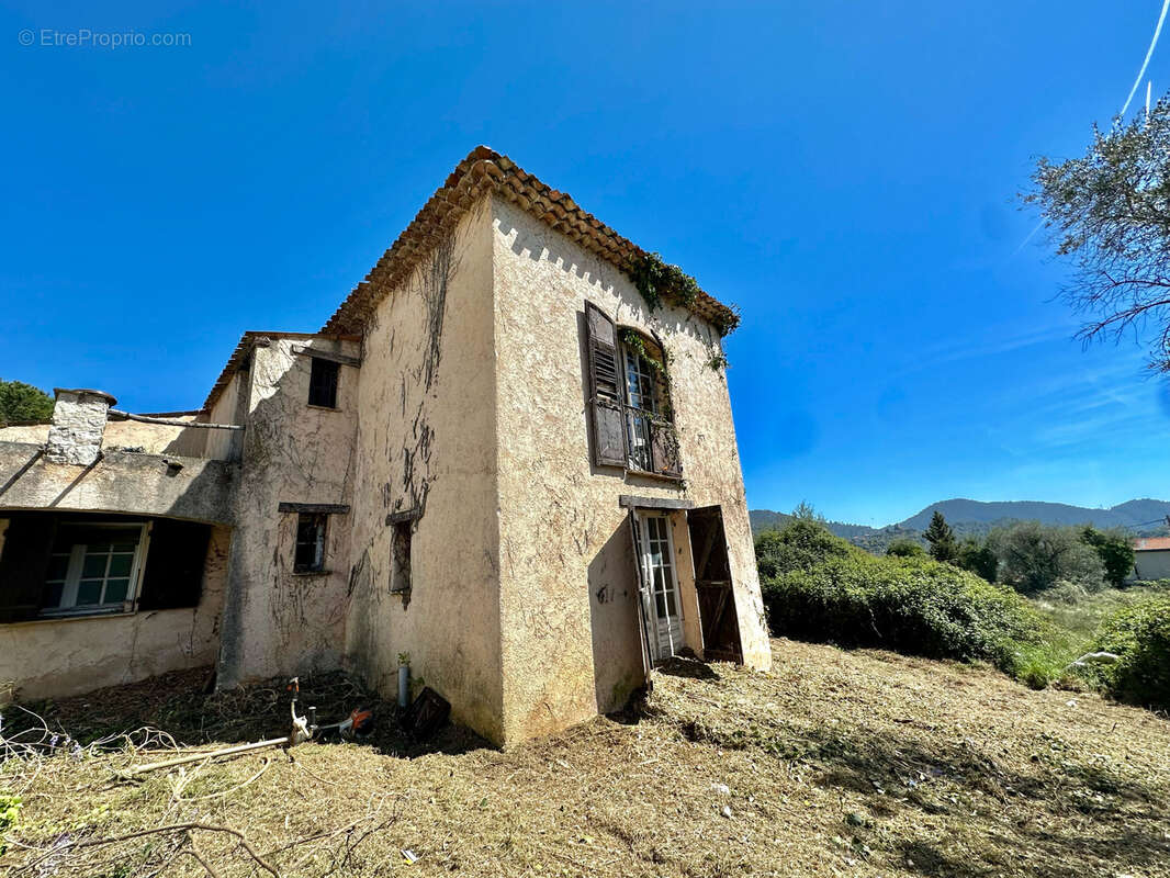 Maison à TOURRETTE-LEVENS