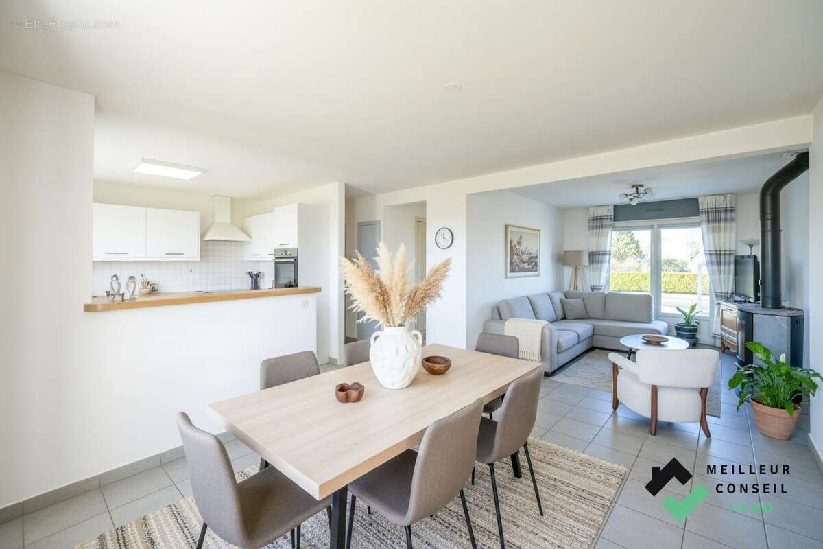 Maison à SAINT-JULIEN