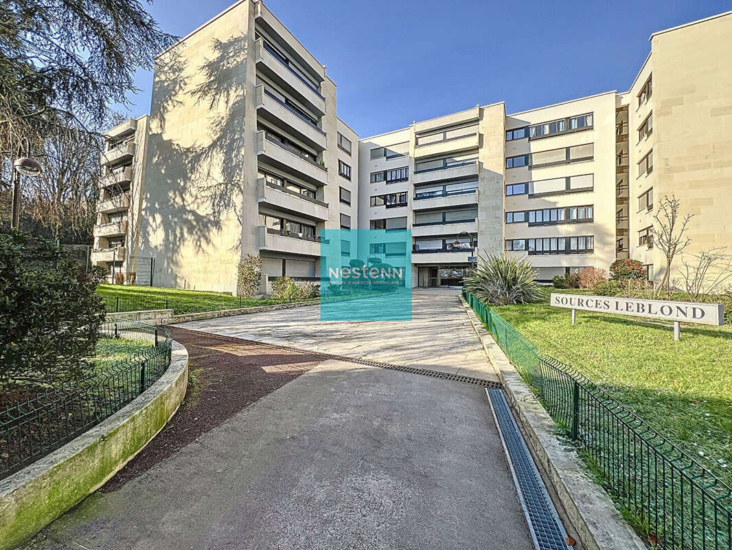 Appartement 2 pièces de 49 m² à Franconville - Ravalement réalisé il y a moins de 5 ans - Proche de toutes les commodités ? Cave - photo 10