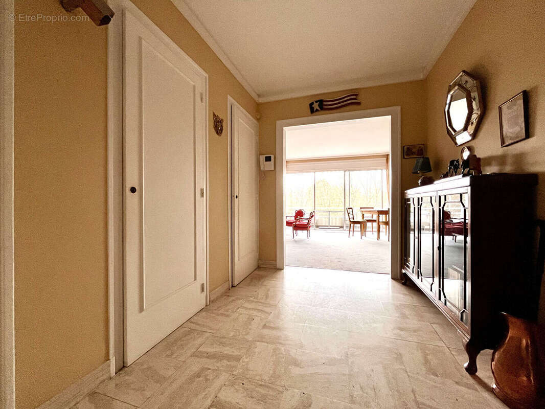 Monselet grand T4  avec terrasse, cave et parking couvert - photo 8