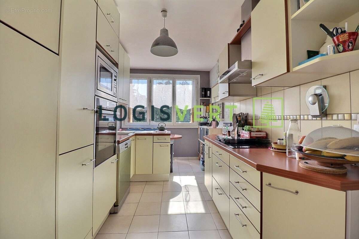 Appartement à BIEVRES