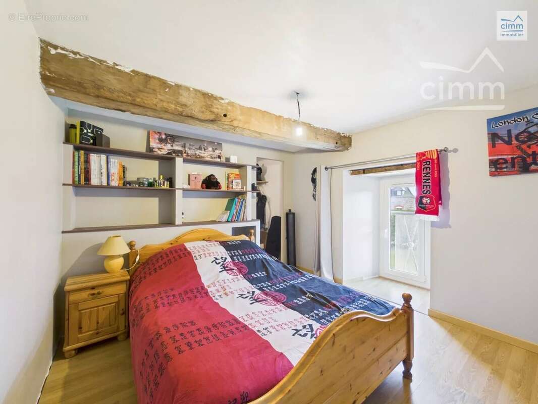 Maison à SAINT-THURIAL