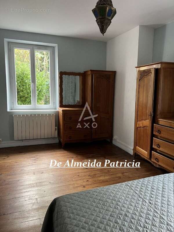 Maison à SAUGNAC-ET-CAMBRAN