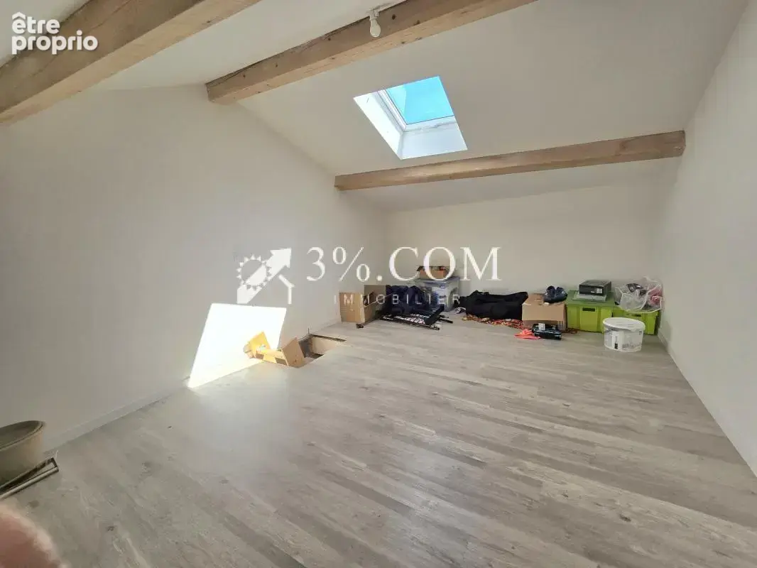 Maison en pierre rénovée de 85m2 avec petit jardin - photo 10