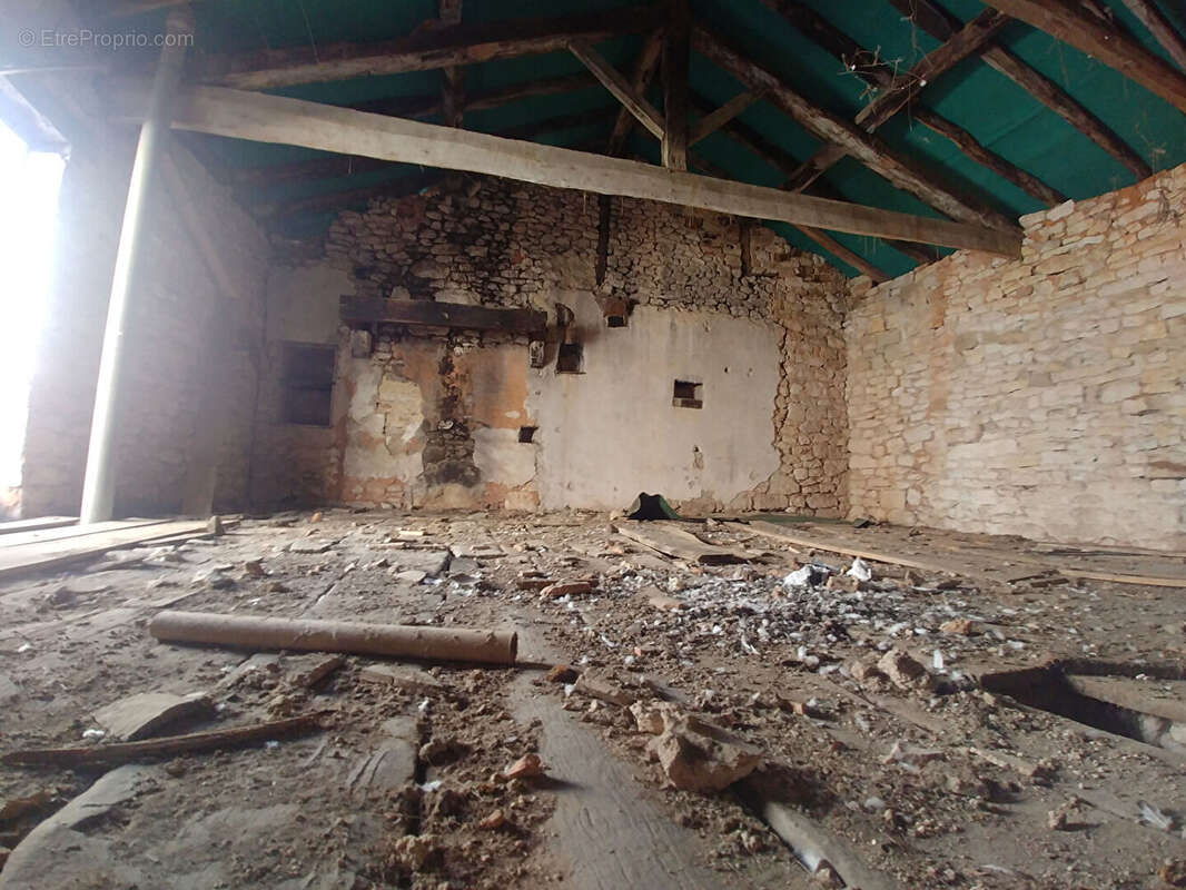 Maison à PUYLAROQUE