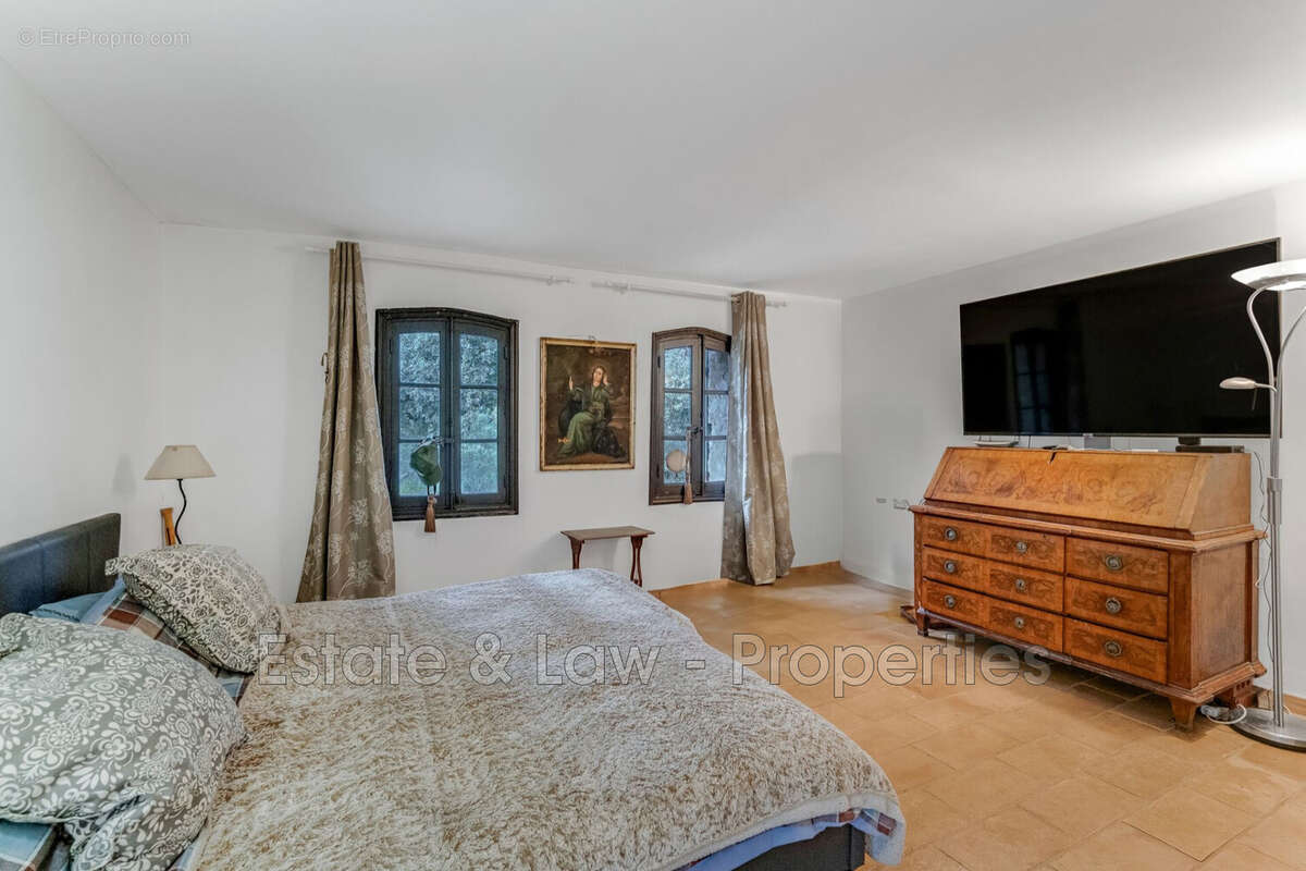 Maison 135 m² à La Mole  - photo 6