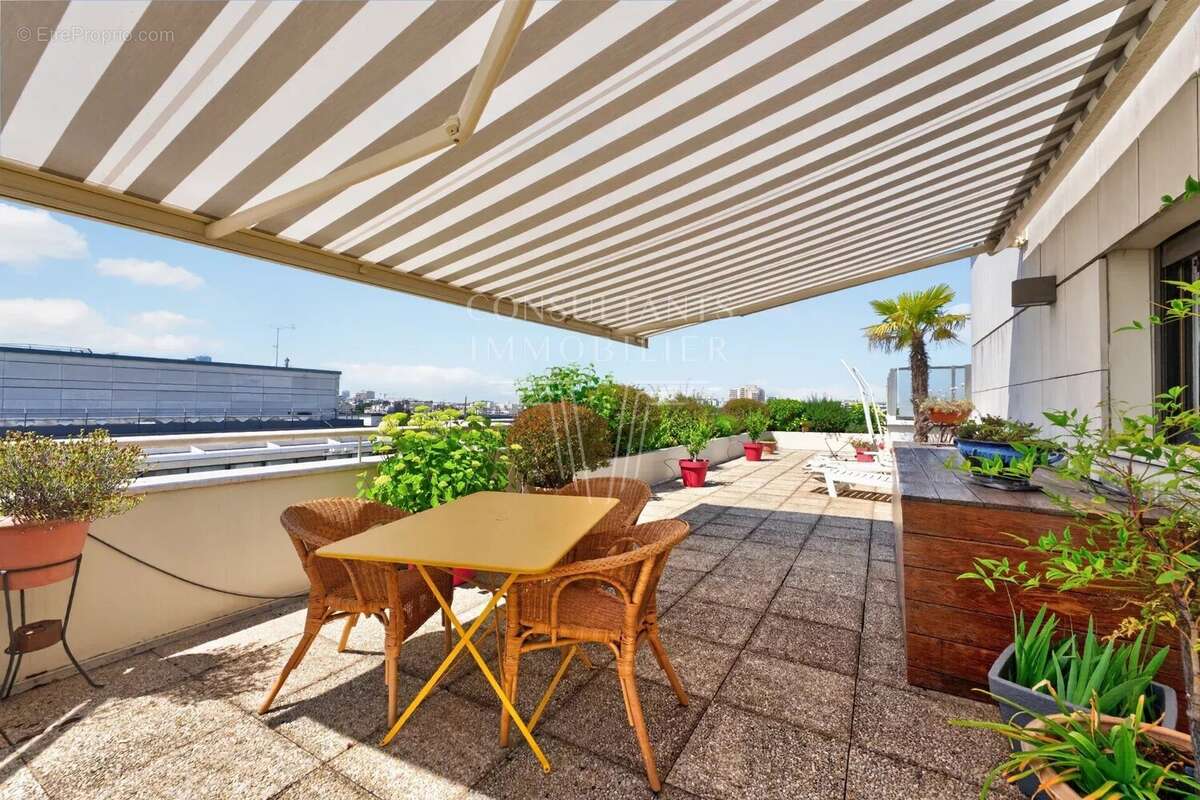 Appartement à LEVALLOIS-PERRET