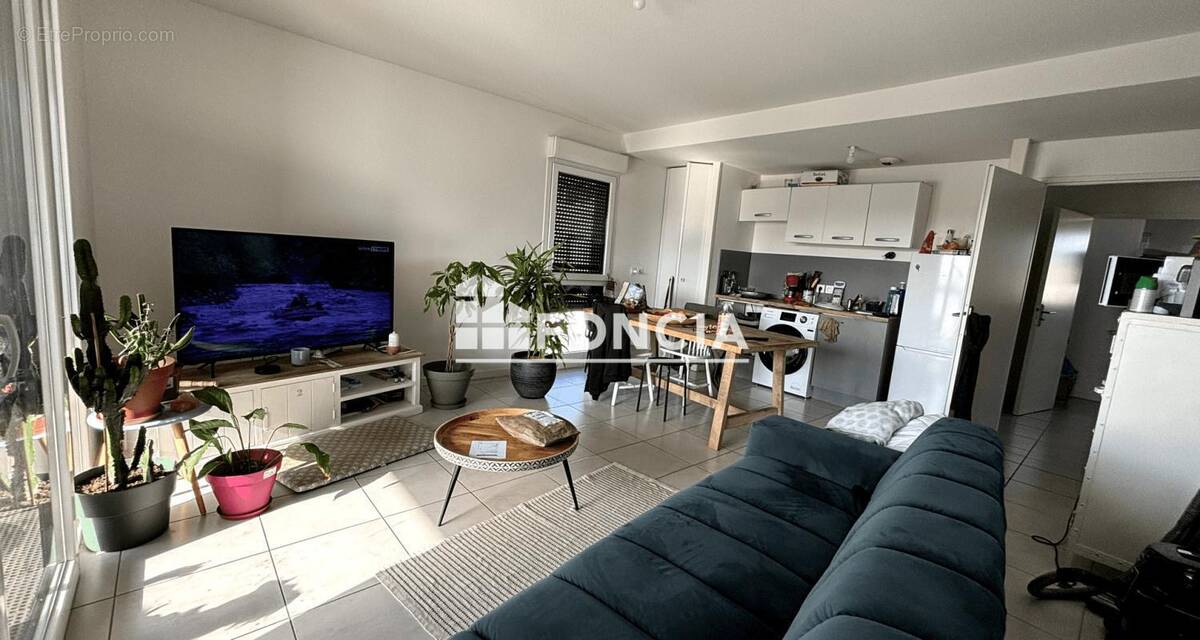 Appartement à PAREMPUYRE