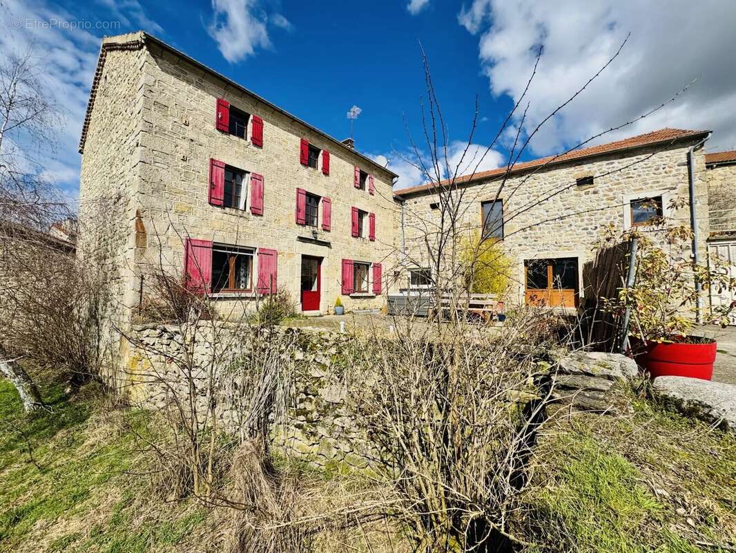 Maison à SAINT-CHRISTOPHE-D'ALLIER