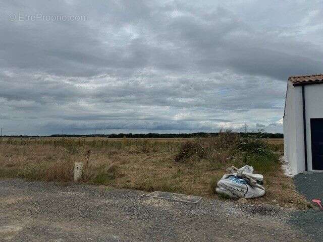 Terrain à BOURGNEUF