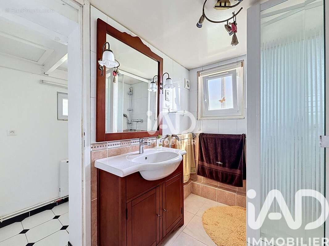 Maison 74 m² à Maheru  - photo 7