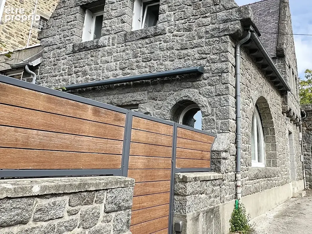 Maison en pierre avec terrasse et garage - photo 2