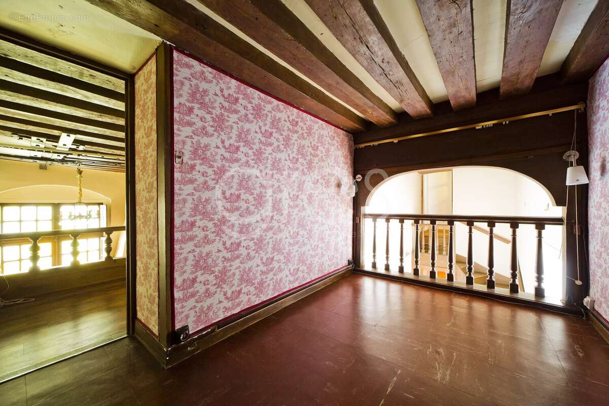 Appartement à PARIS-4E