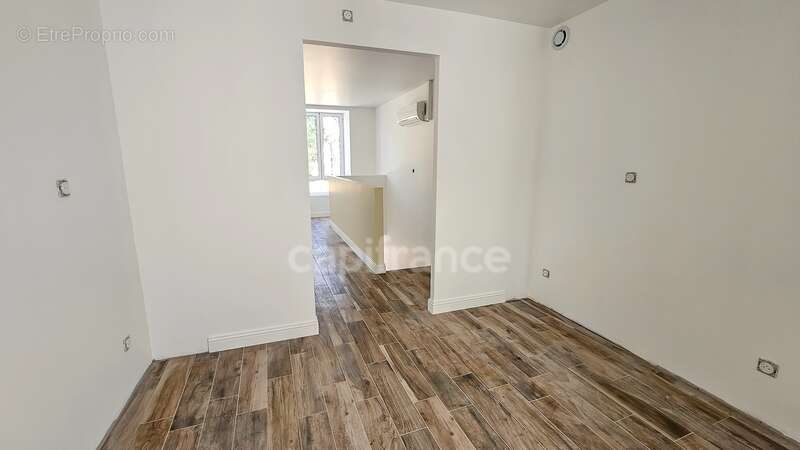 Appartement à MORIGNY-CHAMPIGNY