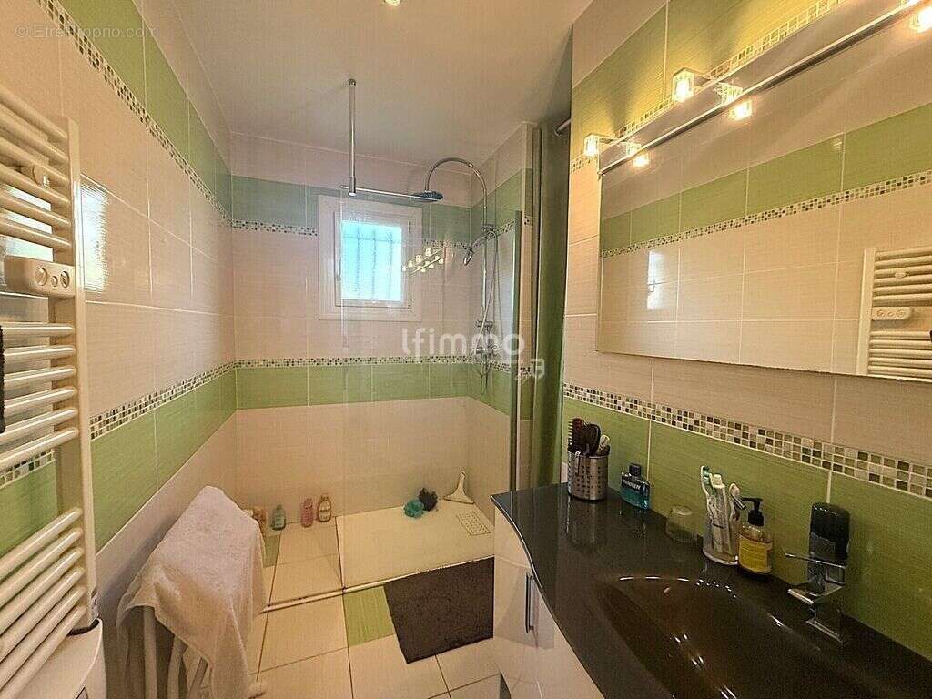 Maison à SAINT-MICHEL-DE-RIEUFRET