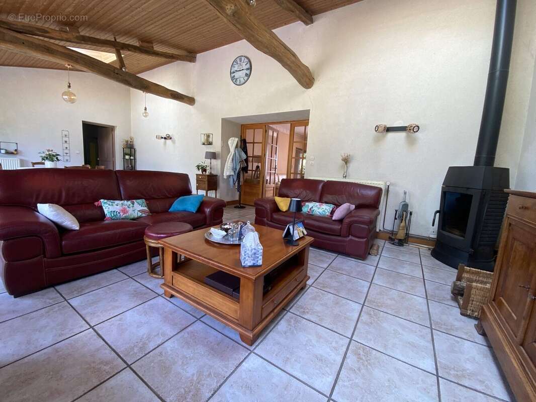 Maison à BEGROLLES-EN-MAUGES