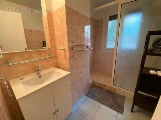 Appartement à VALLAURIS