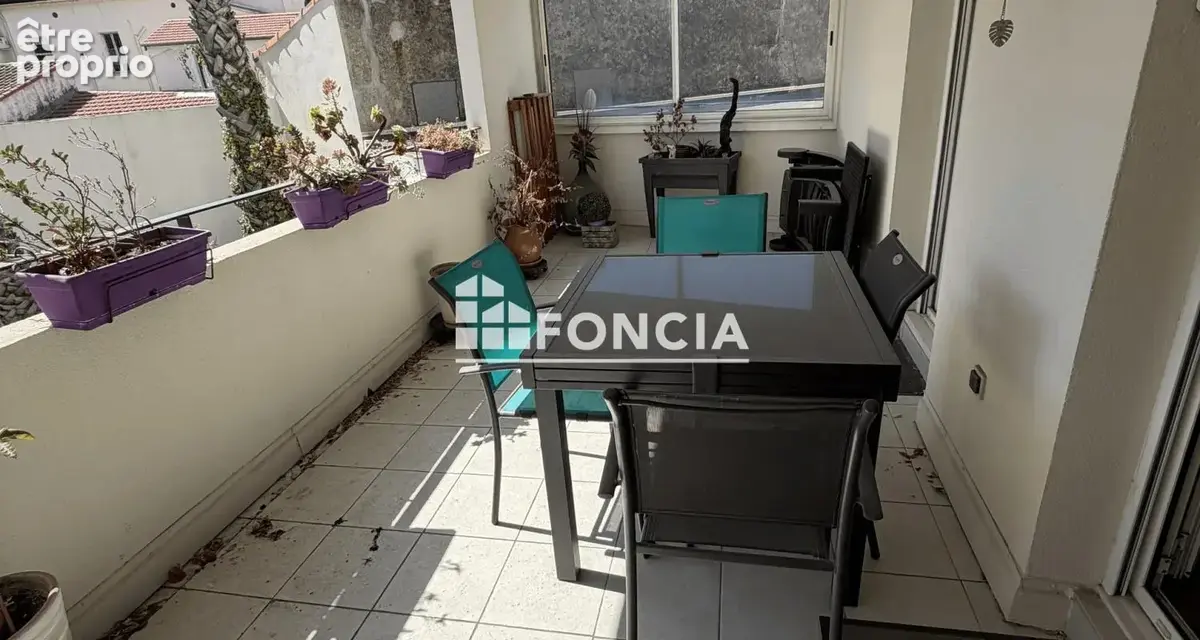 Dans un petit immeuble de standing, au calme et à proximité immédiate des commerces et commodités, découvrez cet agréable appart - photo 6