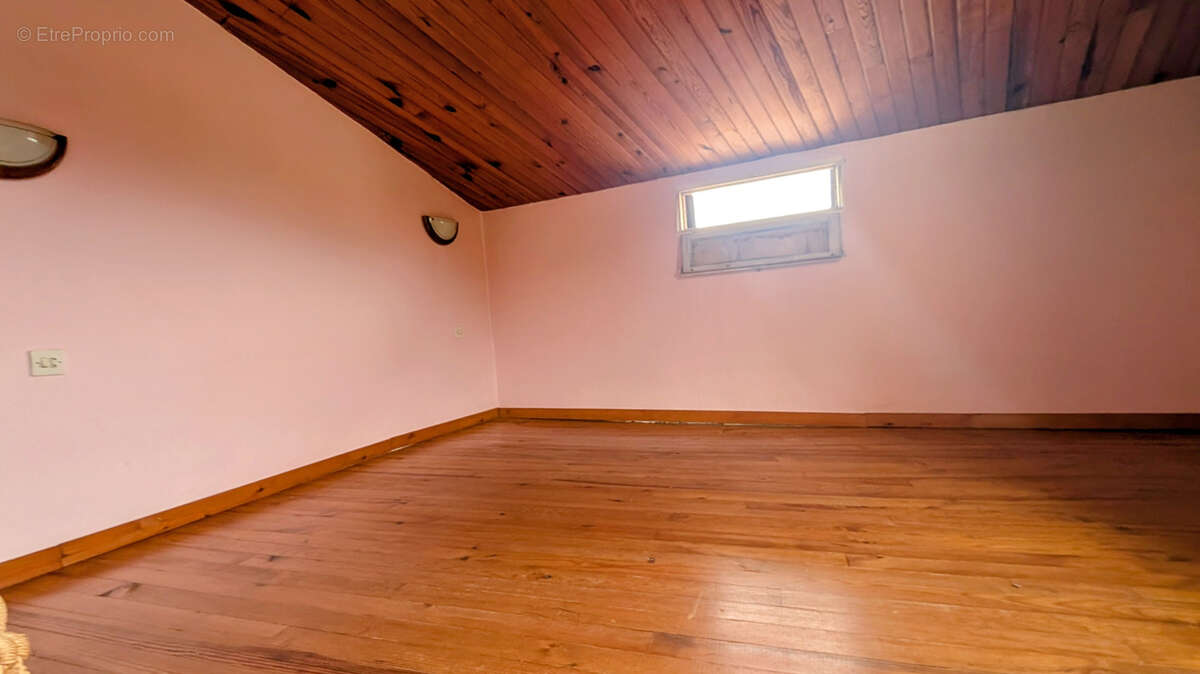 Maison à LAROQUE-DES-ALBERES