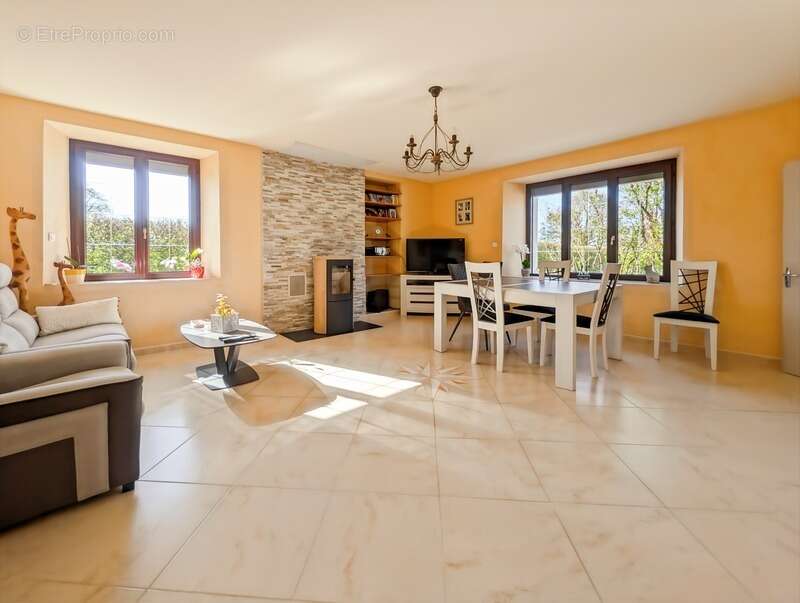 Maison à PARIGNE-L'EVEQUE