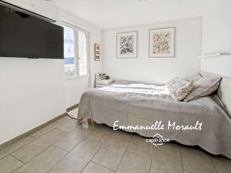 Appartement à BAGNOLS-EN-FORET