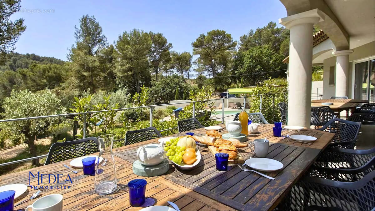 Photo 2 - Maison à ROQUEFORT-LA-BEDOULE