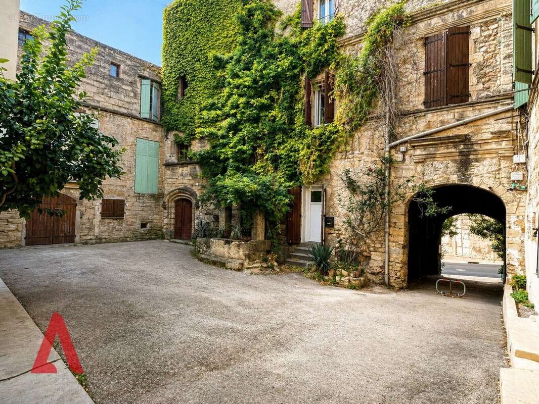Maison à ROUJAN
