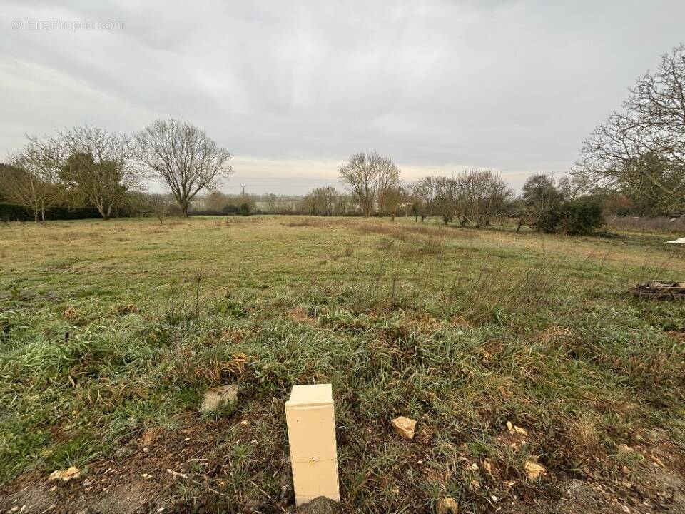 Terrain à LA COUTURE