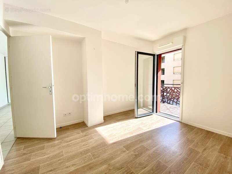 Appartement à COLOMBELLES