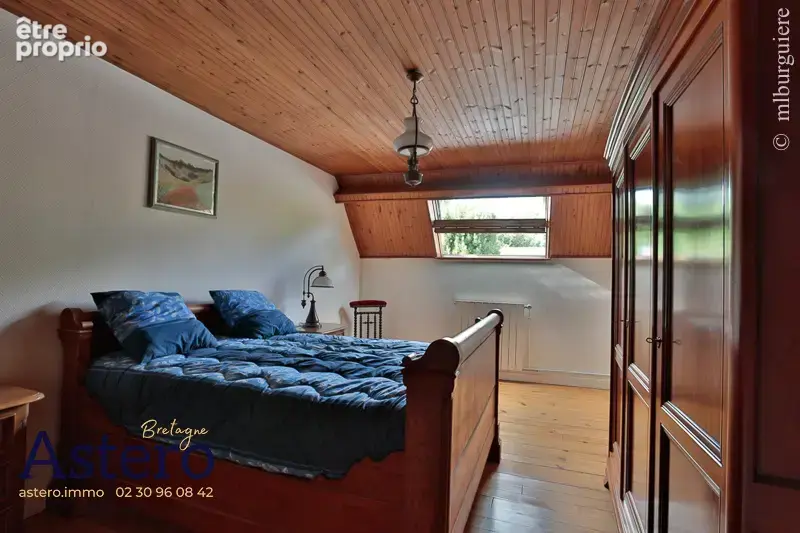 Languidic-longere-dependances-puit-207m²-quatre chambres - photo 12