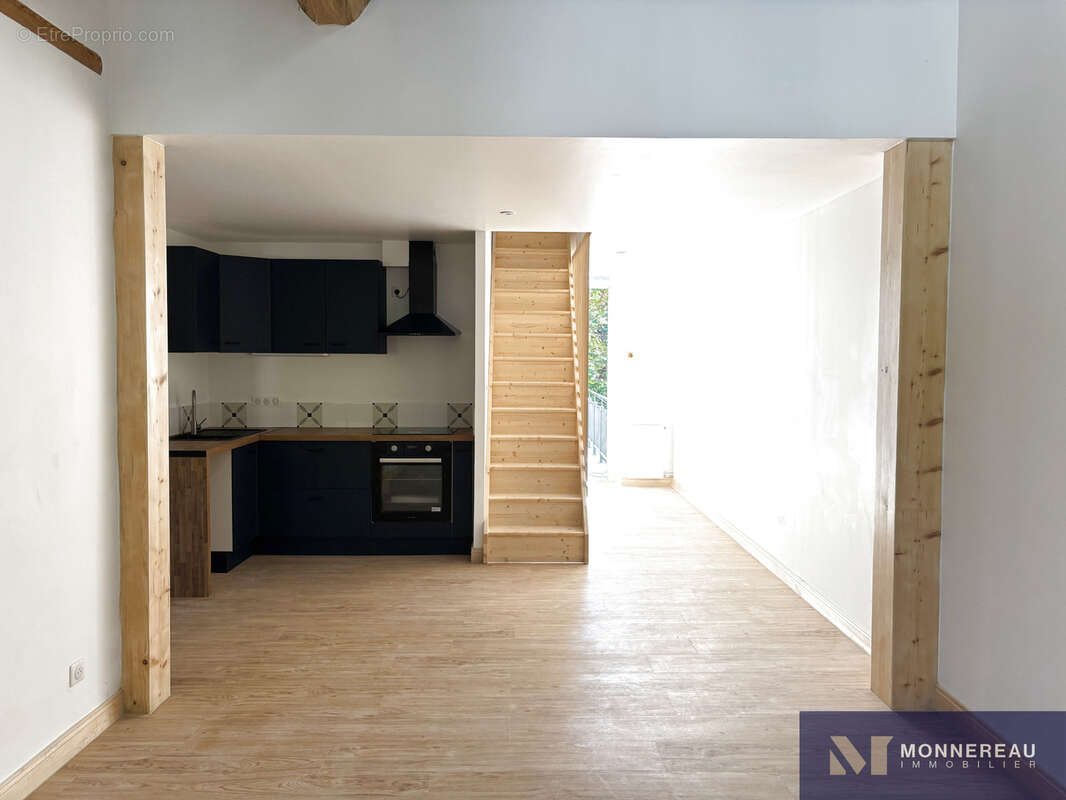 Appartement à BARBEZIEUX-SAINT-HILAIRE