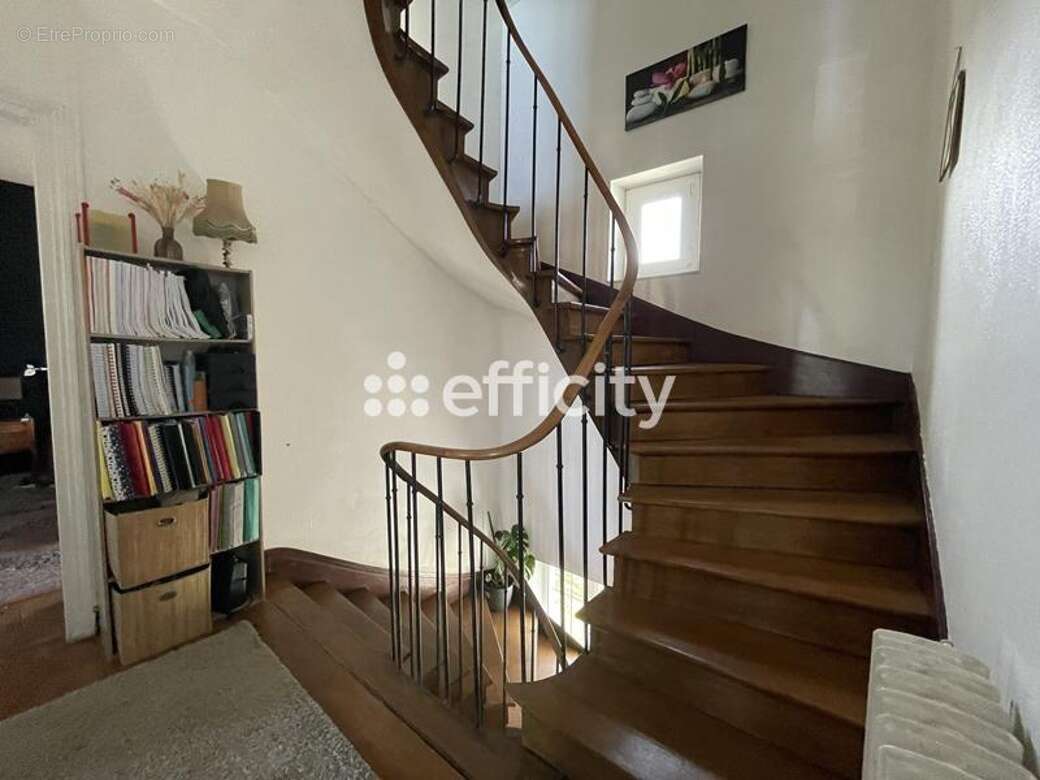 Maison à SAINT-PIERRE-LES-NEMOURS